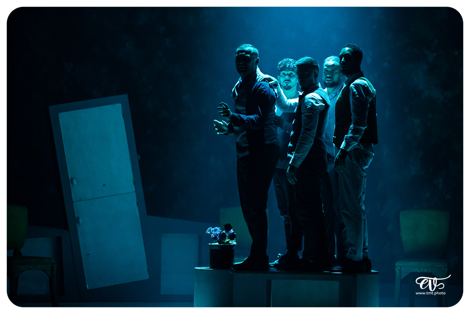 SUR LE FIL (CIE PYRAMID)